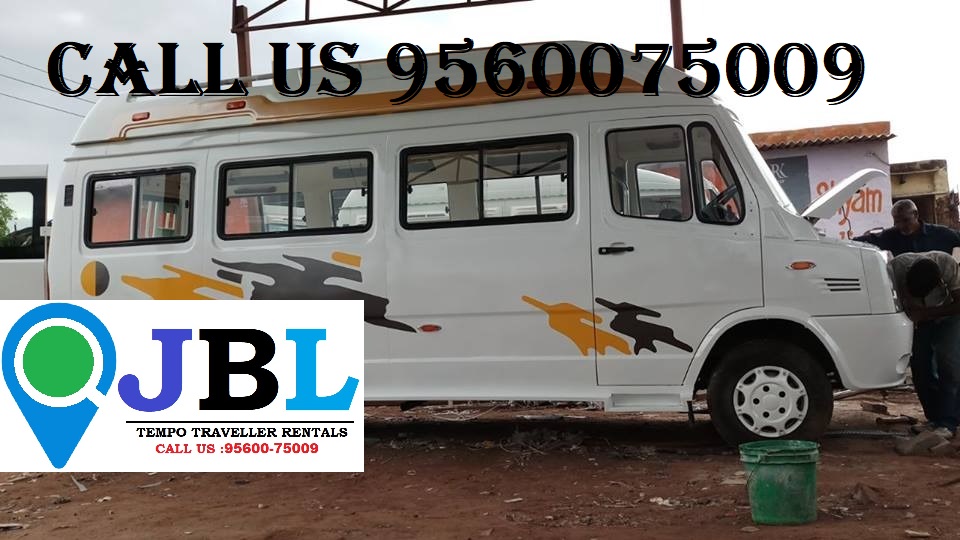 Hire tempo traveller in Akshardham Delhi